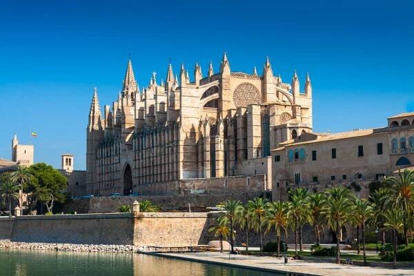 Největší ostrov španělského souostroví Baleáry: Mallorca - ARTSTAR V.I.P.