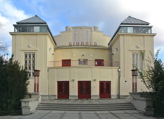 Kladno dokončilo rekonstrukci historické budovy Městského divadla :: Regiony 24.cz - Internetové zpravodajství ze všech regionů České republiky