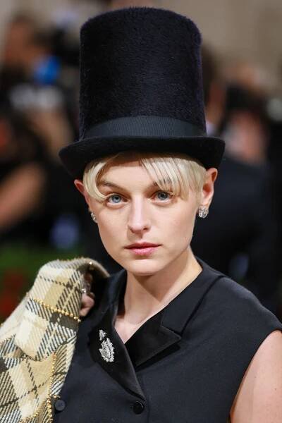 Emma Corrin at the 2022 Met Gala.