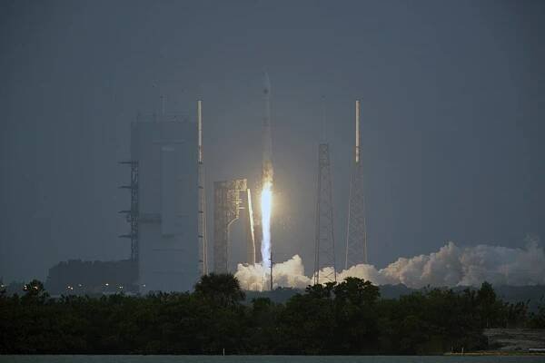 Cygnus AtlasV launch at Cape Canaveral (6 December 2015)