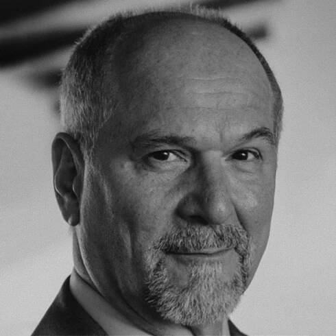 John Kapelos · Behind Greatness