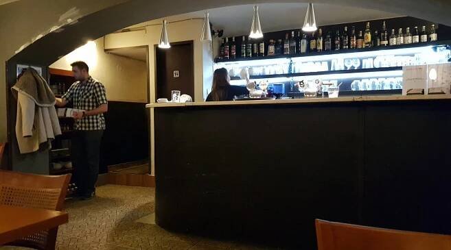 bar