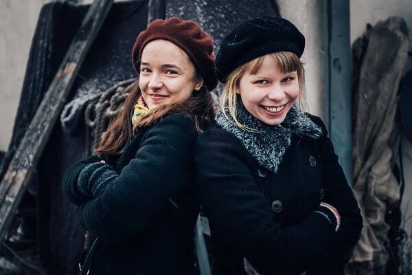Seitsemäntoista - Promo - Elli Melasniemi, Milla Rumi
