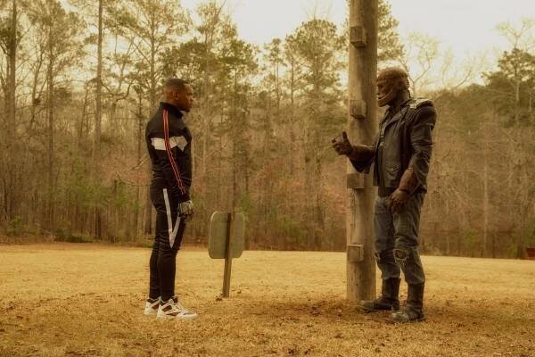 Doom Patrol - Dovolenková patrola - Z filmu - Joivan Wade, Riley Shanahan