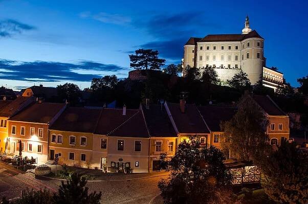 Zámek Mikulov - otevírací doba, akce, ubytování, prohlídky, vstupné, foto, počasí