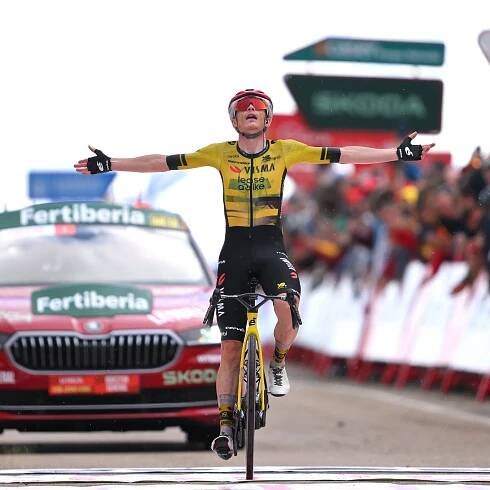 Vuelta a España stage 9: Jonas Vingegaard seizes win after solo charge on Valdezcaray climb