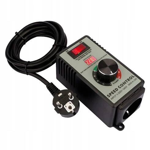 Regulátor otáček motoru výkonu napětí v krytu se zásuvkou 2000W 220V
