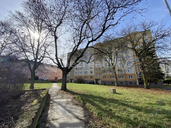 Pronájem bytu 2+kk 35 m², Budovatelů, Karlovy Vary, Karlovarský kraj