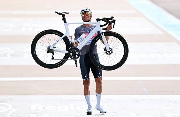 Mathieu van der Poel secures Paris-Roubaix hat-trick after epic duel with Tadej Pogačar