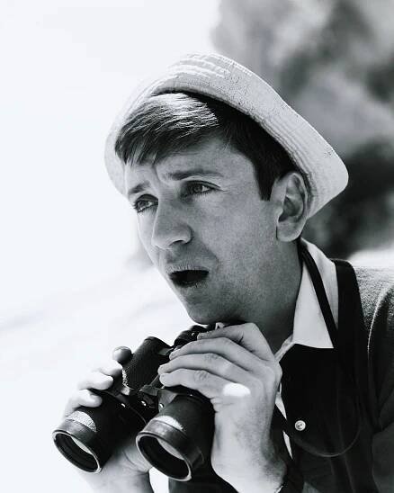 Gilligan's Island star Bob Denver on set