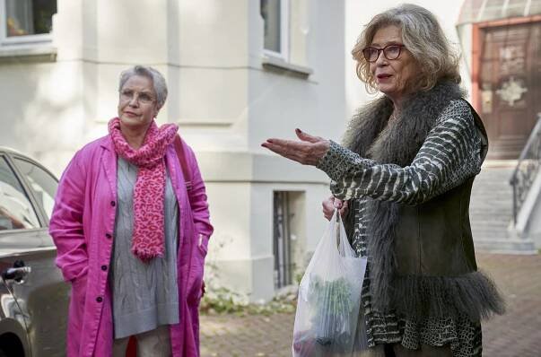 Katerina Jacob, Lisa Kreuzer - Anna und ihr Untermieter - Dicke Luft - Z filmu