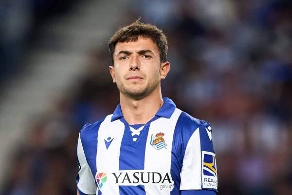 Martin Zubimendi in London to meet Arsenal officials ahead of Real Sociedad move