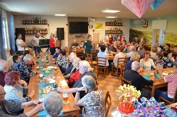Jarní setkání seniorů - Oficiální stránky městys Rokytnice nad Rokytnou