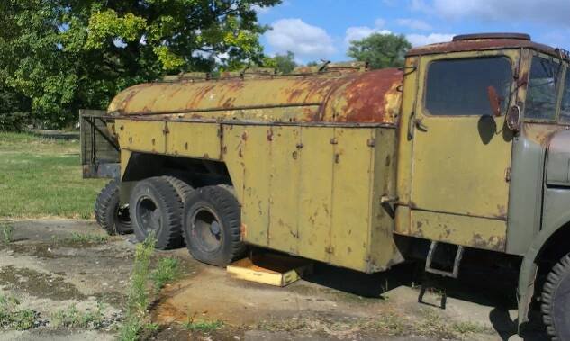 CZK - Tatra 111 C (cisternový automobil) : Československo / ČR / SR (CZK/CZE/SVK)