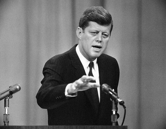 According to a journalist who allegedly bugged Marilyn's calls, she had 'secrets to tell' concerning President Kennedy's visit to a 'secret air base'