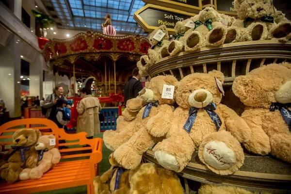 Známé hračkářství Hamleys v Praze končí. Místo něj vznikne zábavní centrum