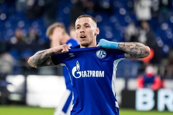 Schalke odstraní z dresů logo Gazpromu. Rusko kvůli invazi nejspíš přijde o finále Ligy mistrů