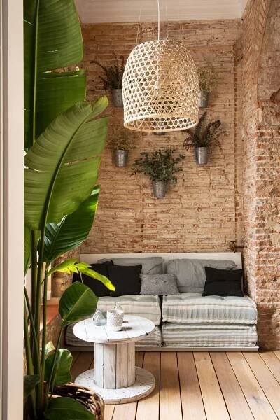 est-living-barcelona-loft-serrat-tort-architects-brick-walls