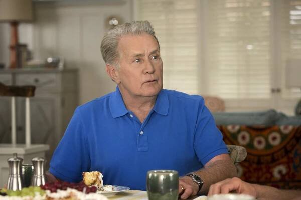 Grace a Frankie - Výtah - Z filmu - Martin Sheen