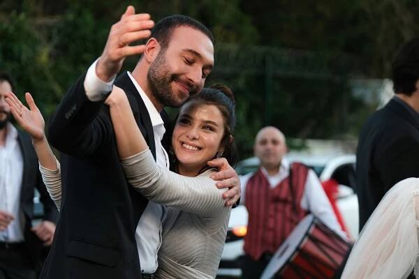 Görkem Sevindik, İlayda Alişan - Ateş Kuşları - Episode 16 - Z filmu