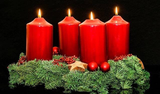 Jak vyrobit adventní vánoční věnec krok za krokem