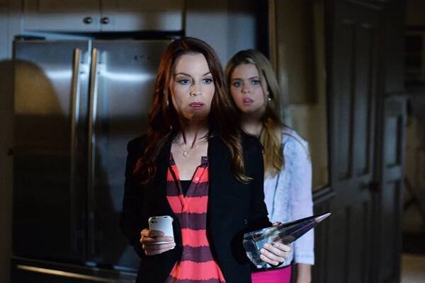 Prolhané krásky - Zakřič mi - Z filmu - Laura Leighton, Sasha Pieterse
