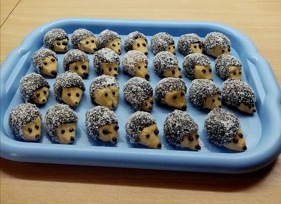 vynikající ořechoví ježci – recept na vánoční cukroví