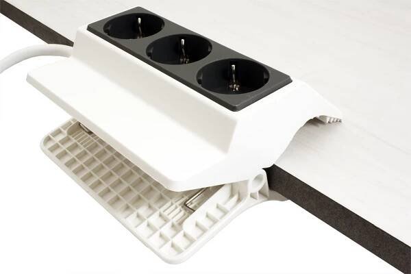 BACHMANN PEGGY vícenásobná zásuvka 230V/16A s příchytkou, 3x zásuvka DE, bílá, 3m (500.000)