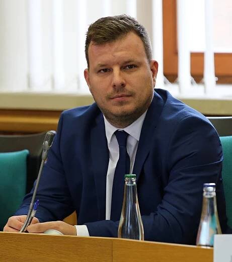 Žalobce zastavil stíhání exnáměstka Dindy, podporou hokeje se neprovinil