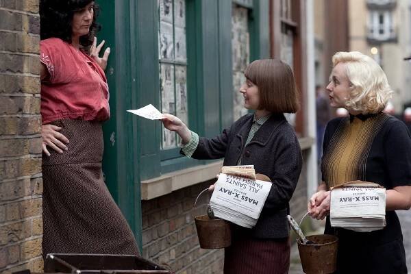 Zavolejte porodní sestřičky - Epizoda 7 - Z filmu - Bryony Hannah, Helen George
