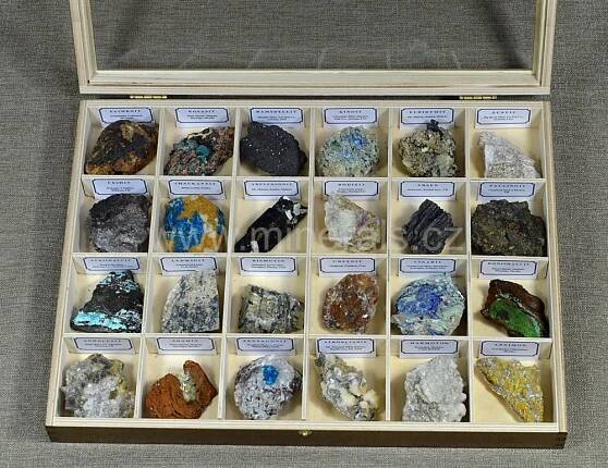 SADA SYSTEMATICKÝCH A RARITNÍCH MINERÁLŮ 24 KS | Minerály Jiří Špalek