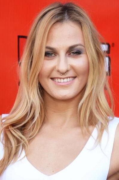 Scout Taylor-Compton Red And White Aesthetic Wallpaper