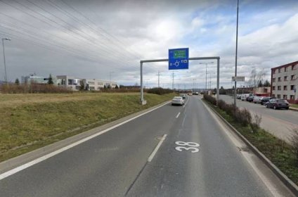 Stavbaři opraví část silnice a kruhové objezdy na Průmyslové ulici v Kosmonosech