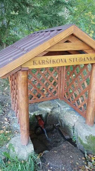 Studna Karšíkovic Studánka (Studánka, pramen) • Mapy.com