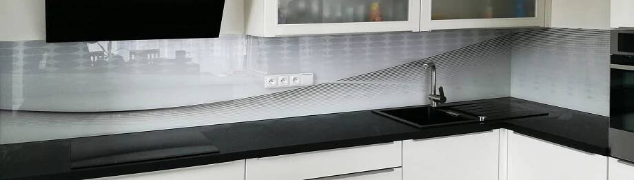 Luxusní skleněné obklady do kuchyně i do koupelny