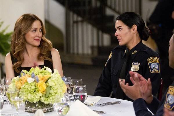 Rizzoli & Isles: Vraždy na pitevně - K čemu jsou hrdinové - Z filmu - Sasha Alexander, Angie Harmon