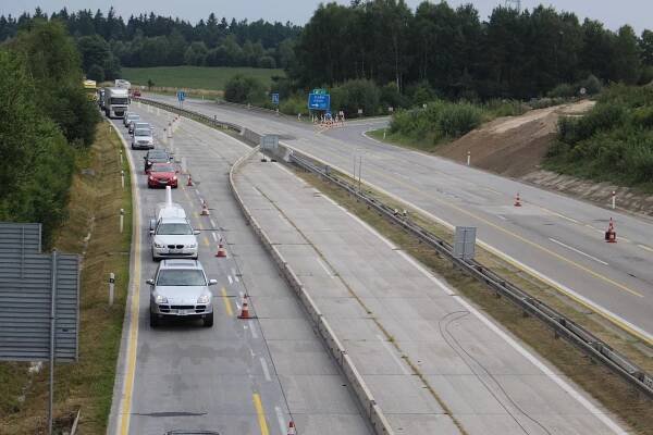 Do dopravních staveb nalije vláda příští rok 94 miliard