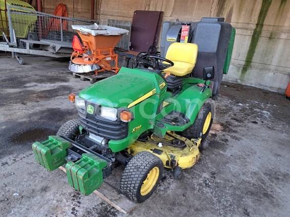 JOHN DEERE X748 4X4