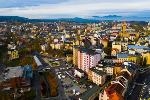 letecký pohled na jablonec nad nisou, česká republika - jablonec nad nisou - stock snímky, obrázky a fotky