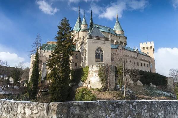 Pohádkový advent na zámku Bojnice: výlet autobusem, prohlídka zámku, zoo i vánoční trh
