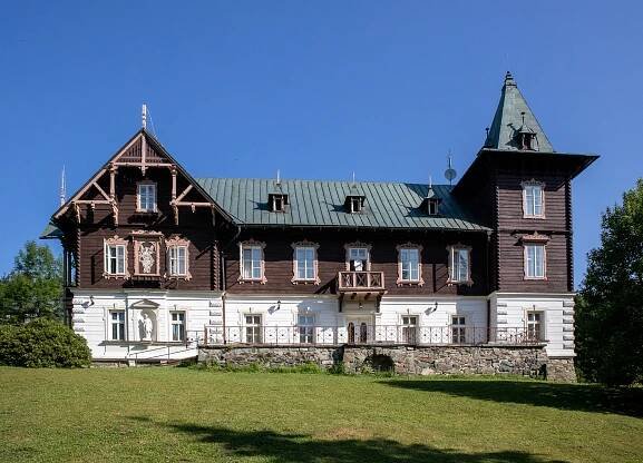Lázně Karlova Studánka – malebná architektura a čistá příroda Jeseníků | PrimaVylety.cz