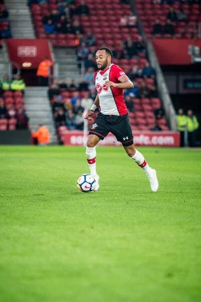 Soubor:Southampton FC versus FC Augsburg (35556145713).jpg – Wikipedie