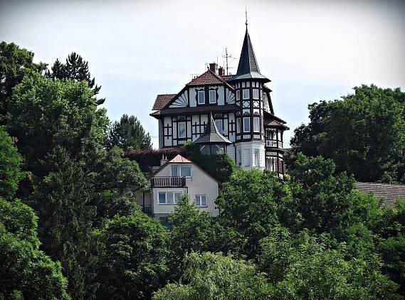 Fotogalerie • Vila Brožovka (Historická budova) • Mapy.com