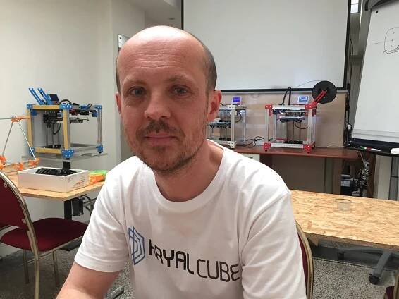 KRYAL Cube: Česká tiskárna, která vznikla ze setkávání fanoušků 3D tisku
