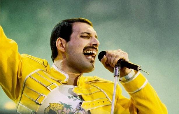 PRAVDA o smrti Freddieho Mercuryho je venku: Jeho dlouholetý asistent a přítel poprvé v historii prozradil, jaké skutečně byly jeho poslední dny před smrtí!