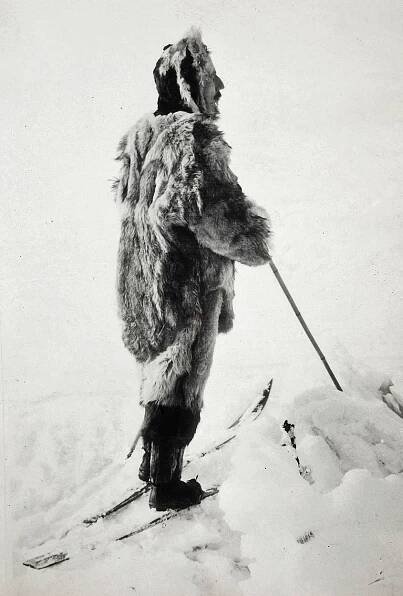 Roald Amundsen v polárnom obleku