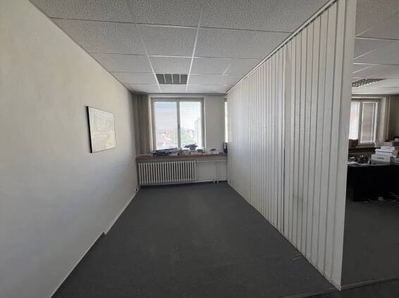 Pronájem 2 propojených kanceláří, 67 m2 – Ječná, Hradec Králové