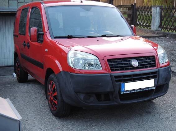 Prodám udržovaný, velmi spolelivý Fiat Doblo. 1,4i 57 Kw čtyřválec bez turba.Koupen nový v ČR.Viz recenze. Měsíc a rok uvedení