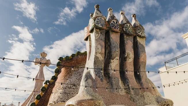 Walks-20180410-Barcelona - Complete Gaudi 16x9-0007