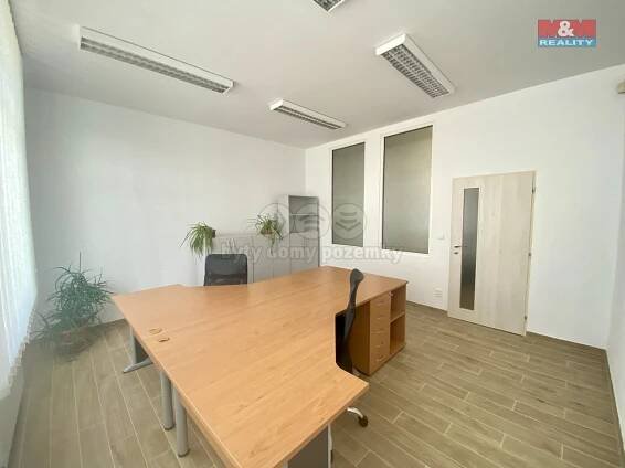 Pronájem kanceláře 21 m², Hlubčická, Krnov - Pod Bezručovým vrchem